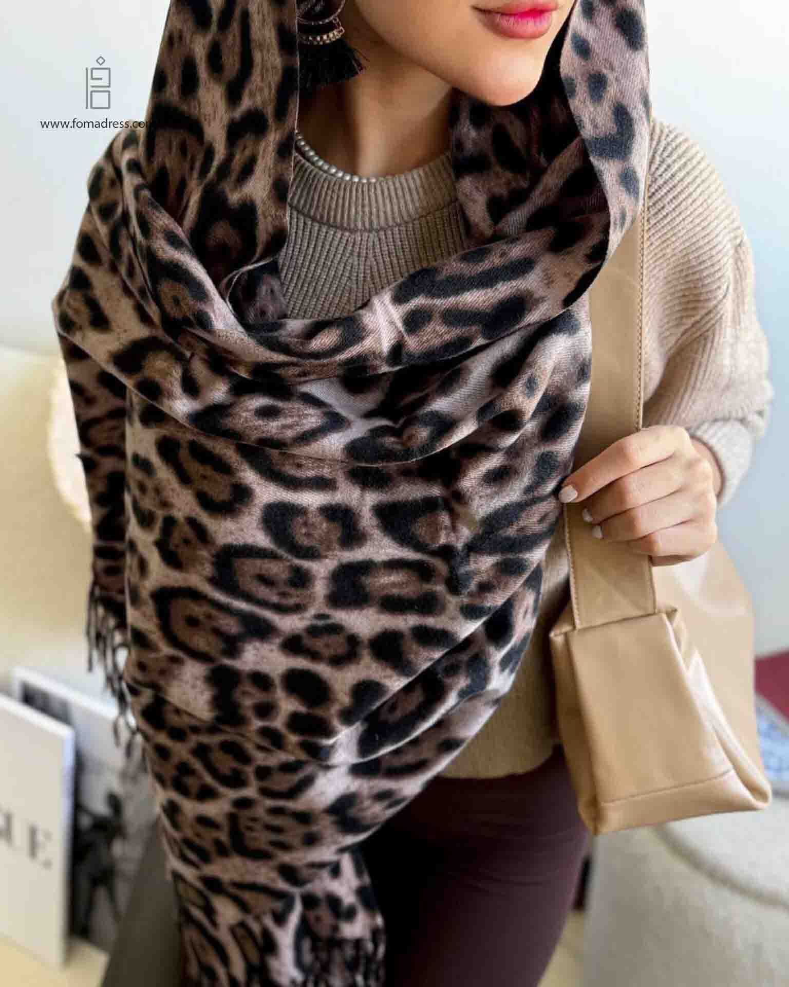  شال پاییزه موهر پلنگی با استایل فما 