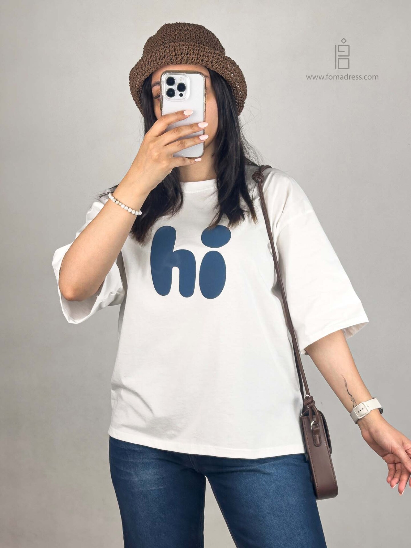  استایل سفید تیشرت باکسی طرح Hi 