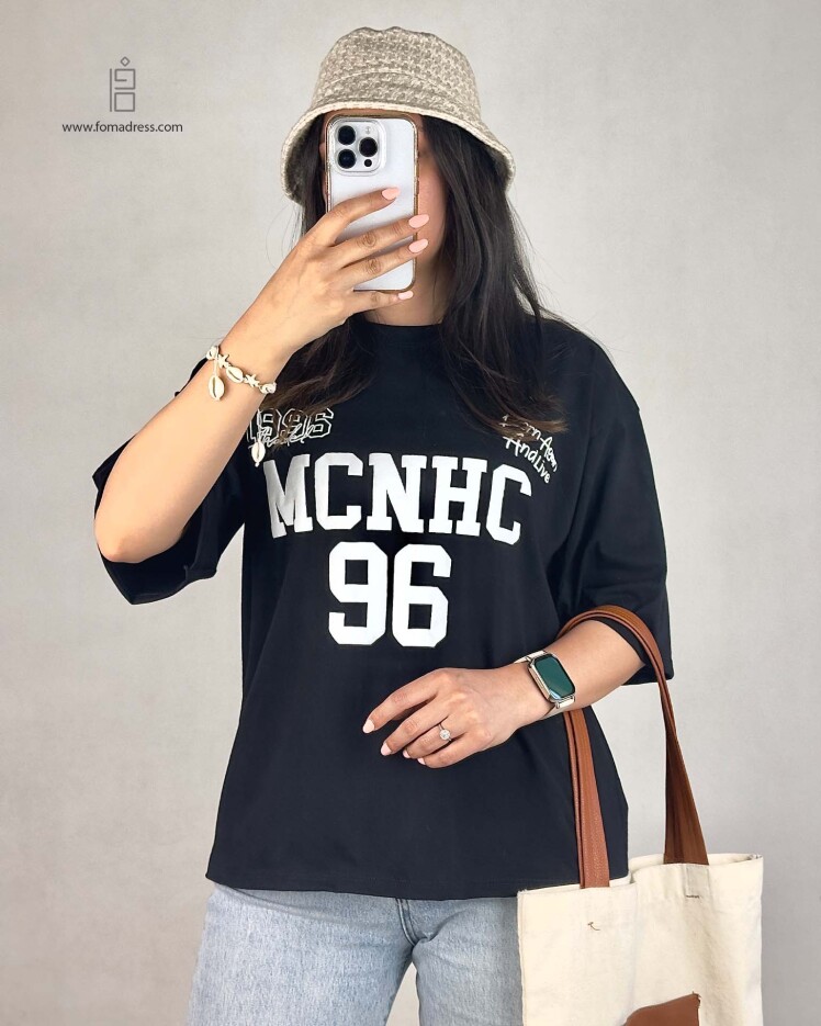 رنگ مشکی تیشرت باکسی طرح MCNHC